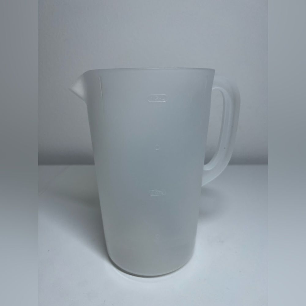 Rubbermaid Pitcher Pitchers Drink Containers No lid 1 gallon